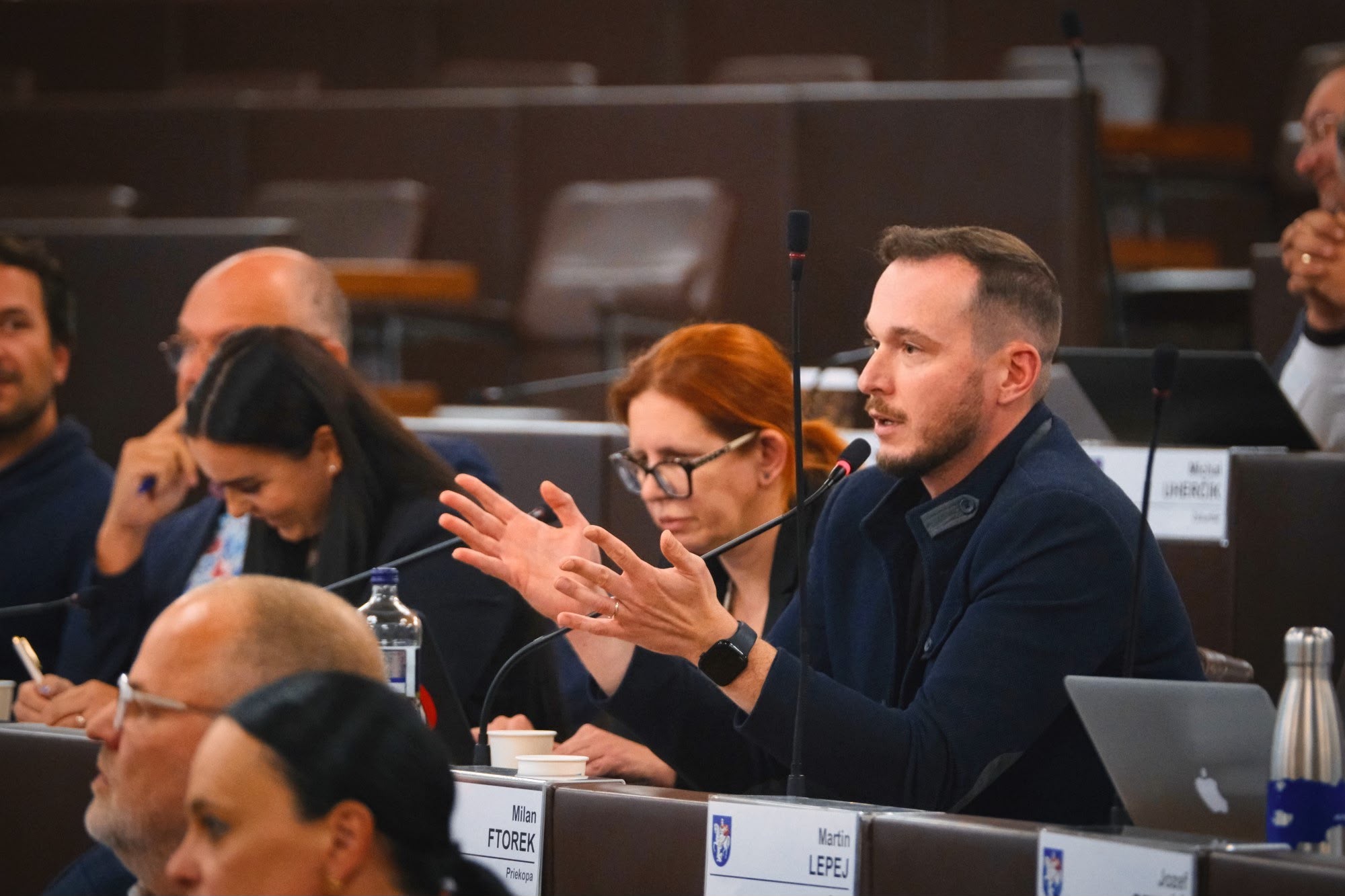 Milan Ftorek počas rokovania mestského zastupiteľstva